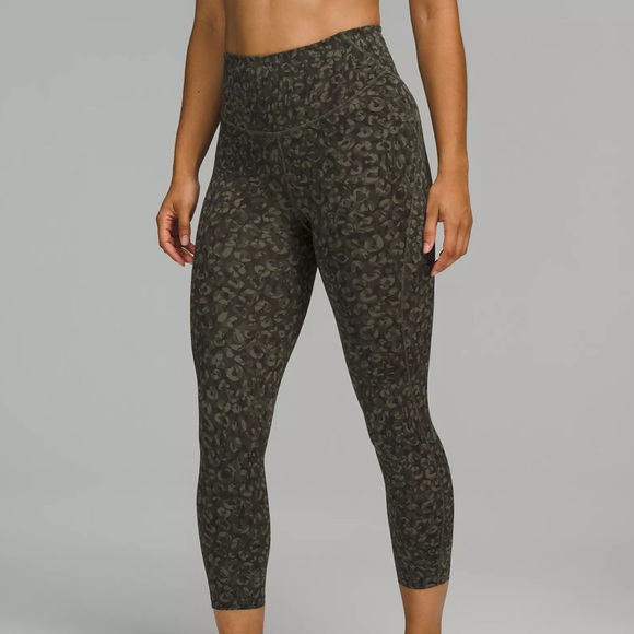 NWT Lululemon Base Pace HR Crop 23” - Picture 2 of 13